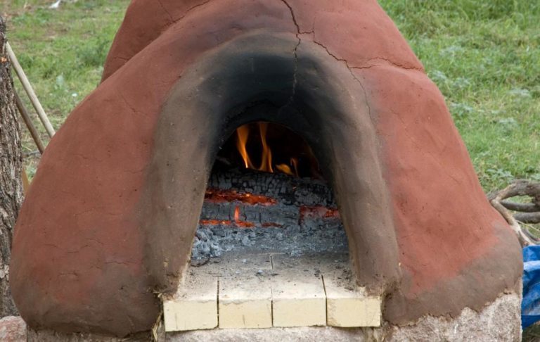 homemade cob pizza oven