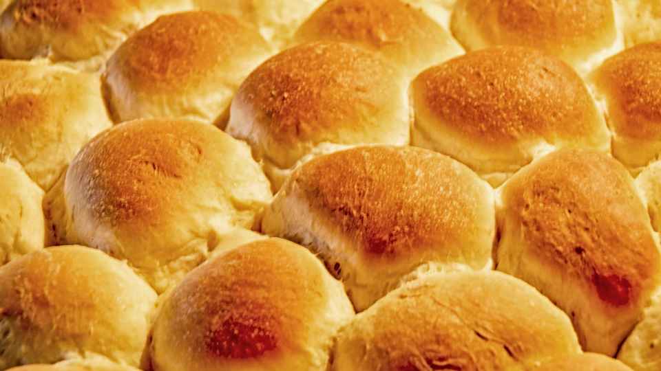 baking dinner rolls in ooni pizza ovens