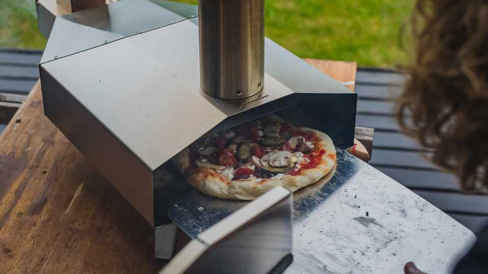 gozney pizza oven vs ooni