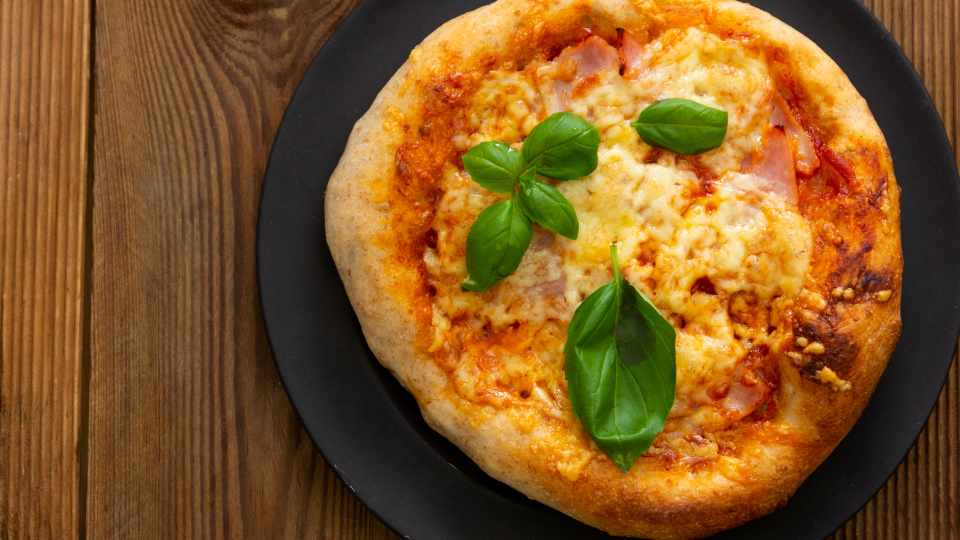 what is sourdough pizza